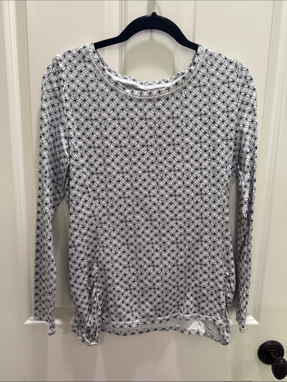 Hang Ten Women's Long-Sleeve Geometric Print Tee - White/Black